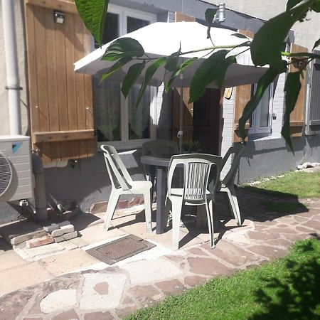 Gites, Les Jonquilles, Le Sagard Et Bungalow Les Brimbelles, Nature Et Detente La Houssiere Exterior photo