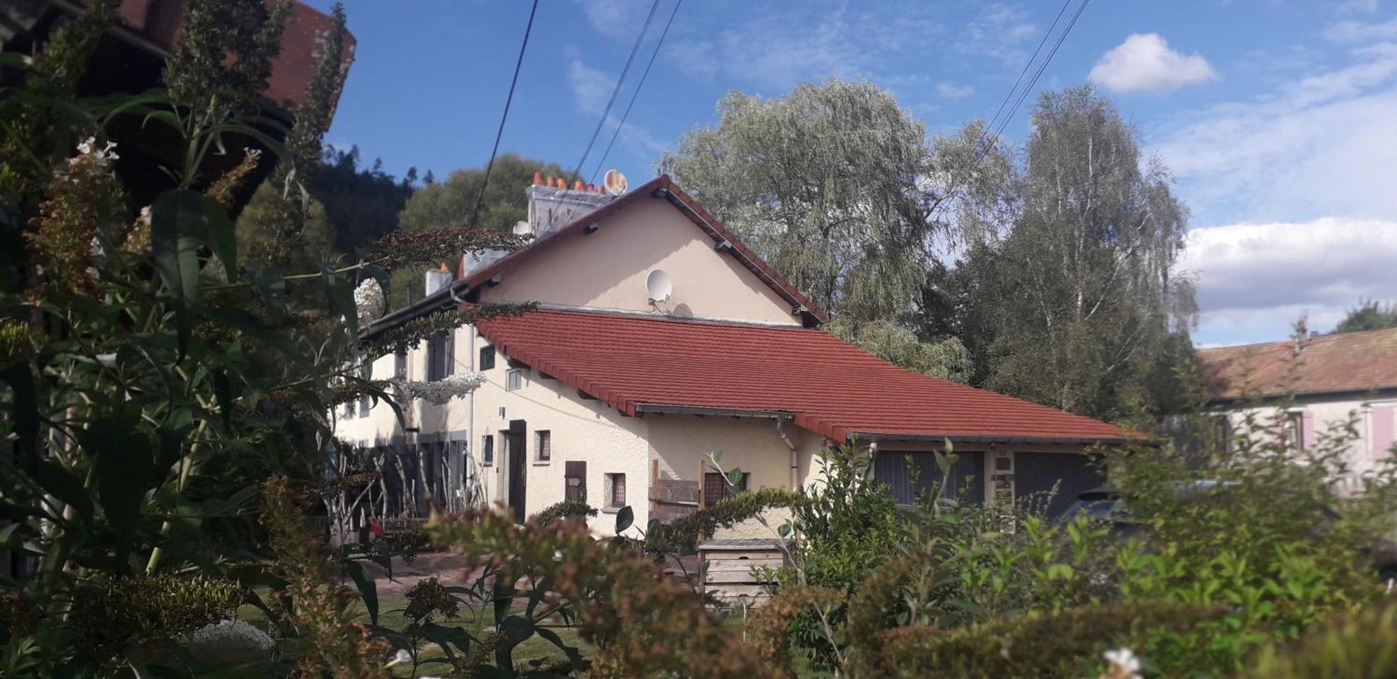 Gites, Les Jonquilles, Le Sagard Et Bungalow Les Brimbelles, Nature Et Detente La Houssiere Exterior photo
